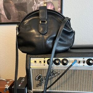 Vintage Coach Laurel 4112 crossbody bag